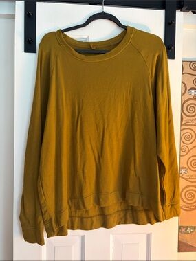 Lou & Grey Mustard Long-Sleeve Crewneck Sweatshirt